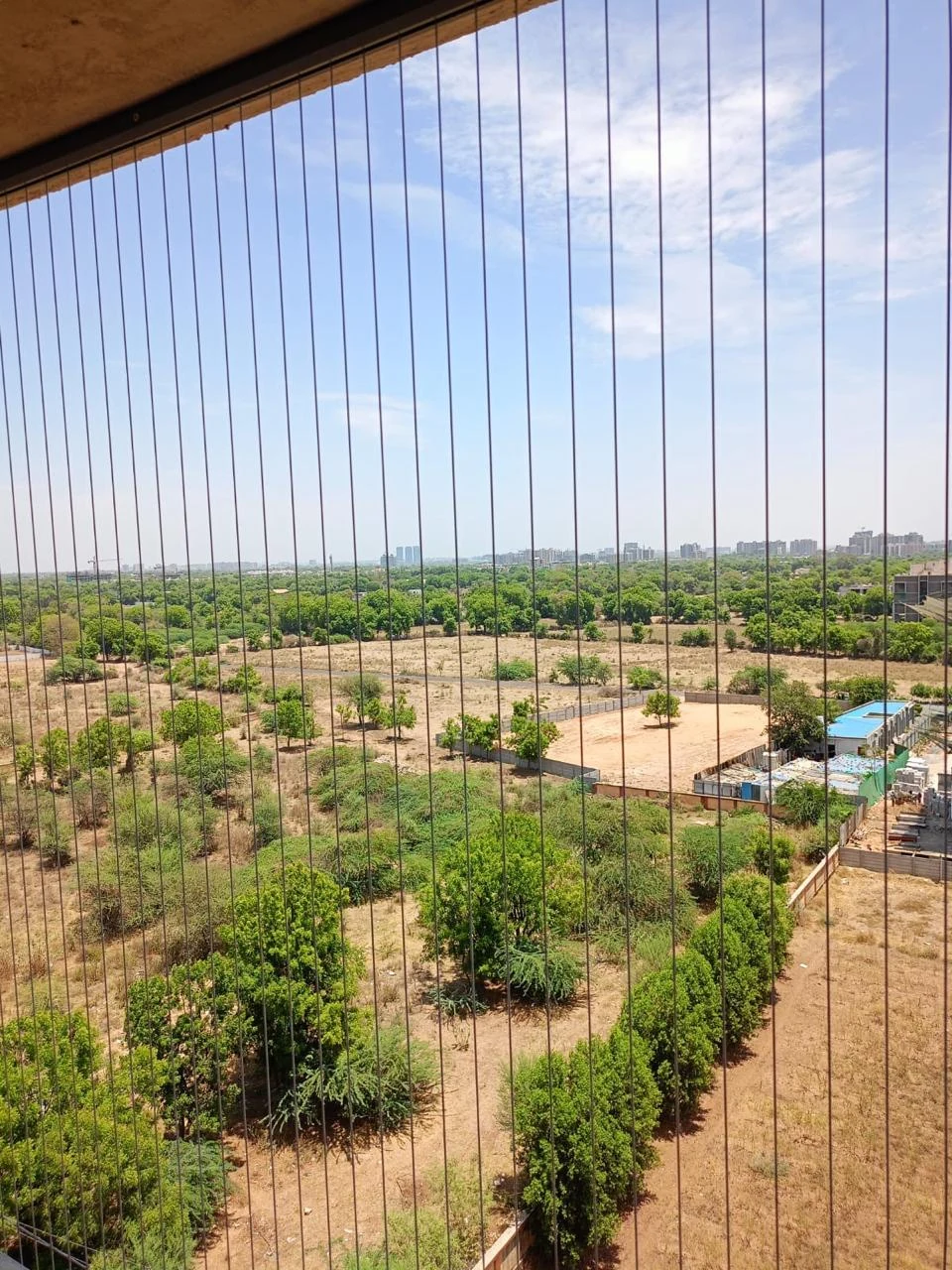 Invisible grill cables preserving an open landscape view